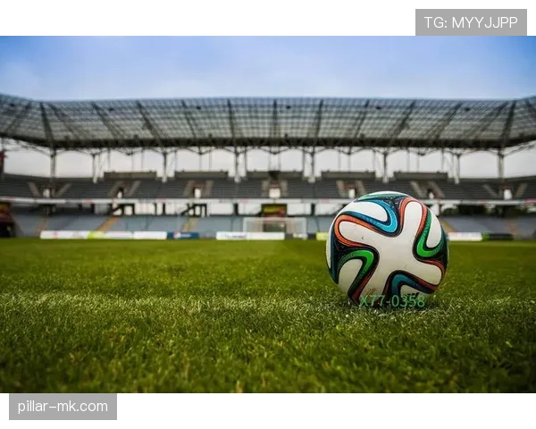 足球场上的巅峰对决：本赛季精彩瞬间回顾及表现分析