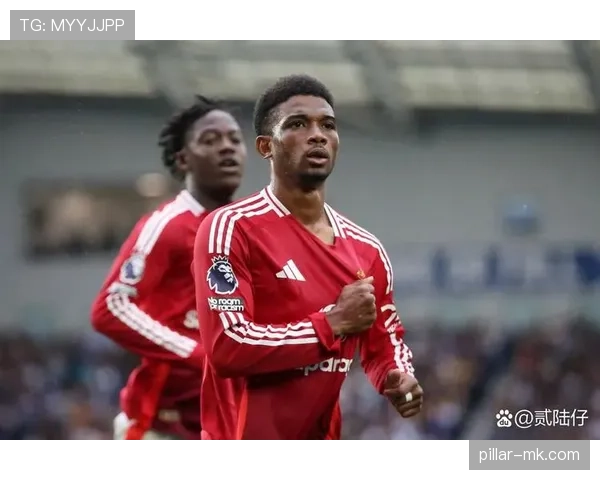 曼联转会策略是否失误，当前赛季表现波动与竞争格局面临考验