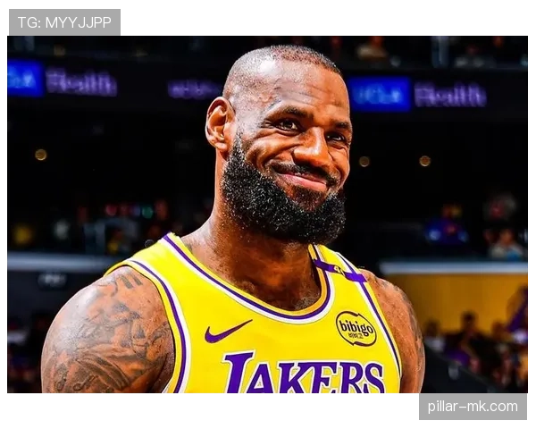 勒布朗·詹姆斯又在凌晨四点发训练视频，这身体是铁打的？